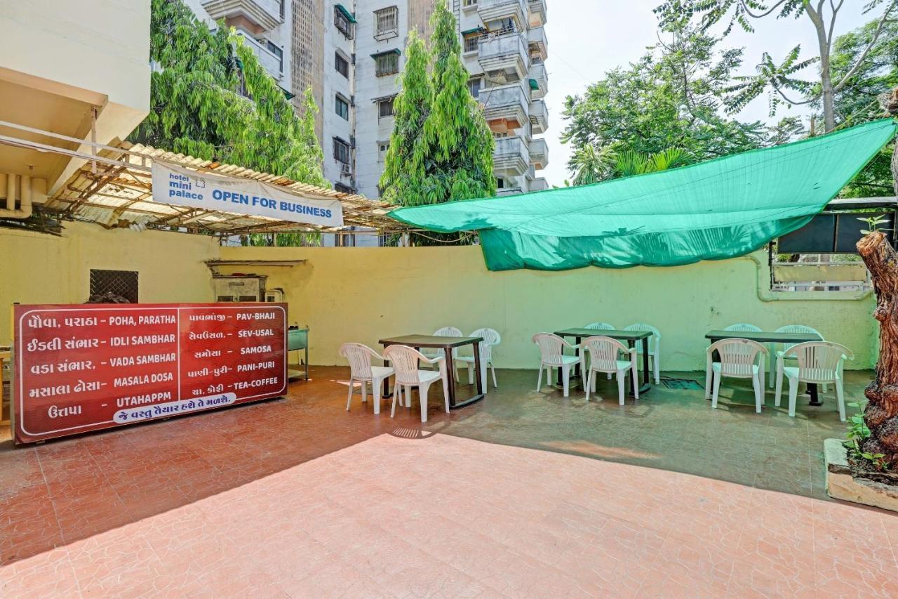 Oyo Flagship 80463 Hotel Mini Palace Vadodara Buitenkant foto